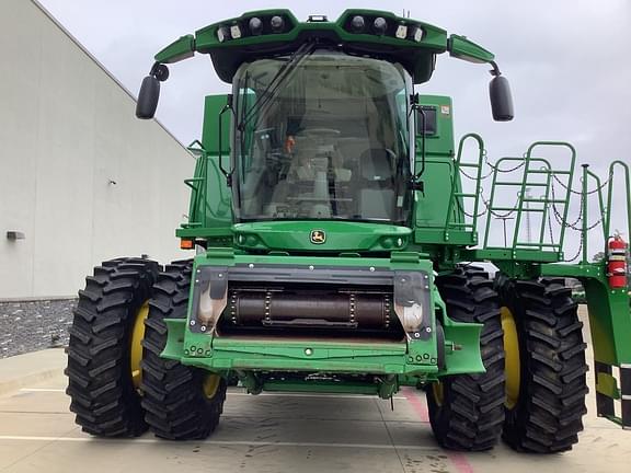 Image of John Deere S780 equipment image 1