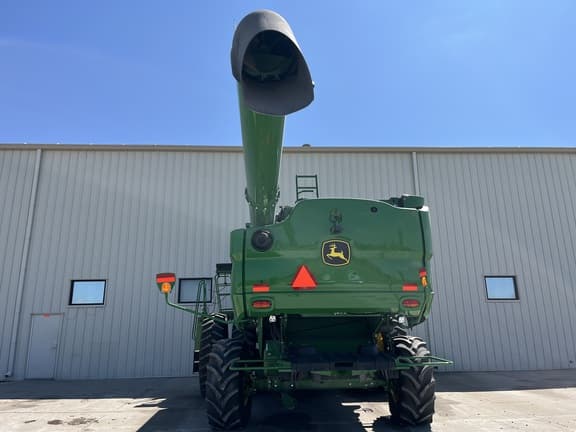 Image of John Deere S780 equipment image 2