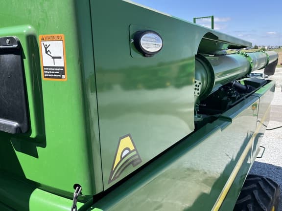 Image of John Deere S780 equipment image 3