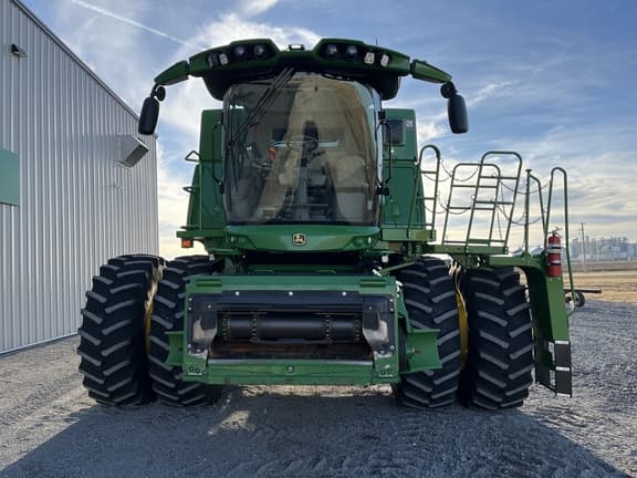Image of John Deere S780 equipment image 1