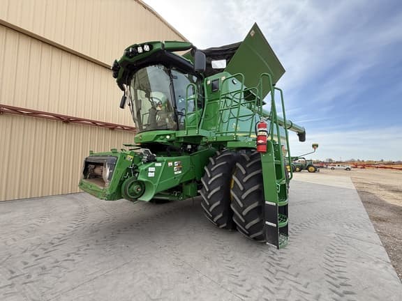 Image of John Deere S780 equipment image 2