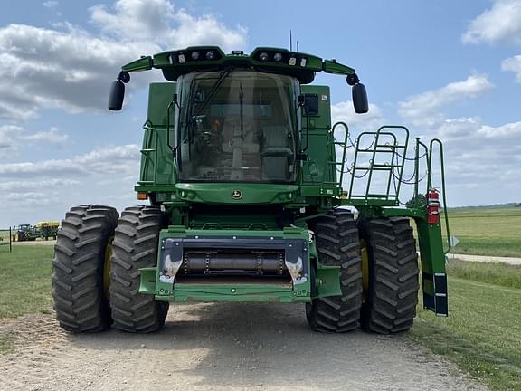Image of John Deere S780 equipment image 1
