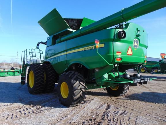 Image of John Deere S780 equipment image 3