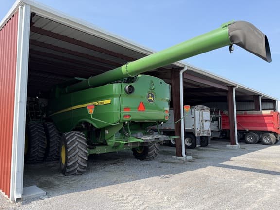 Image of John Deere S780 equipment image 1
