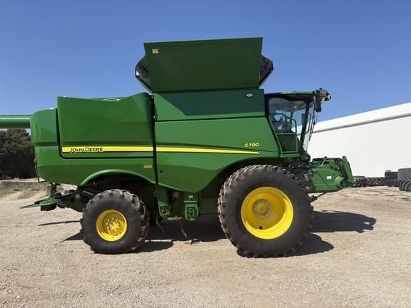 Image of John Deere S780 equipment image 3