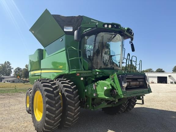 Image of John Deere S780 equipment image 2