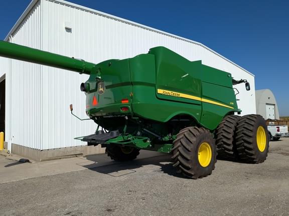 Image of John Deere S780 equipment image 4