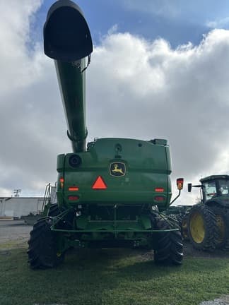 Image of John Deere S780 equipment image 1