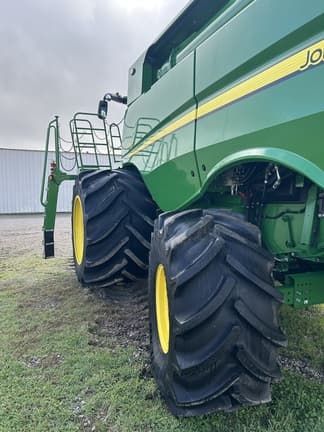 Image of John Deere S780 equipment image 3