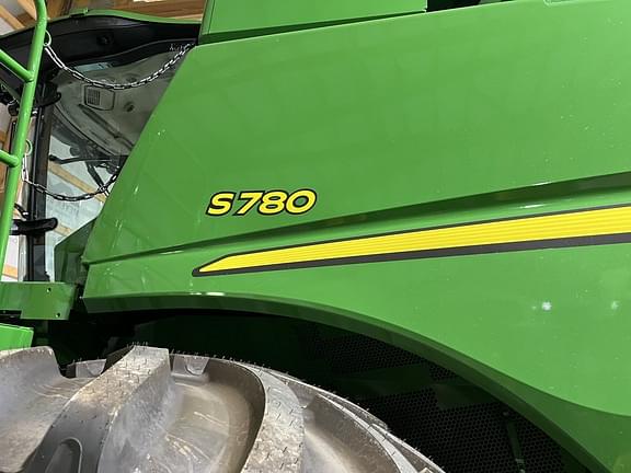 Image of John Deere S780 equipment image 2