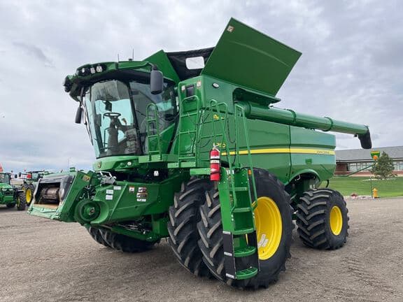 Image of John Deere S780 Primary image
