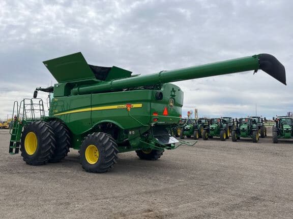 Image of John Deere S780 equipment image 2