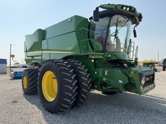 Image of John Deere S780 equipment image 2