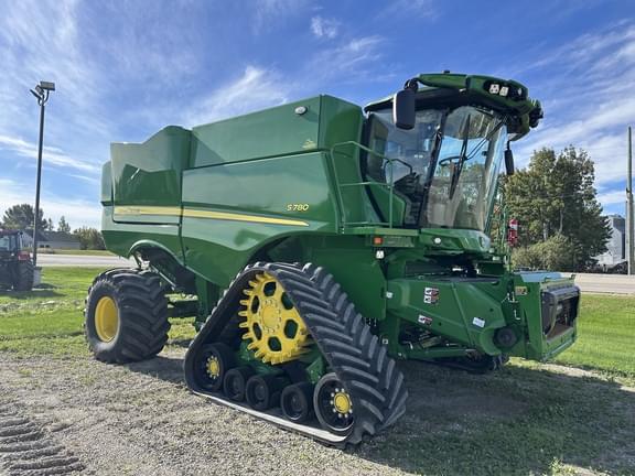 Image of John Deere S780 equipment image 1