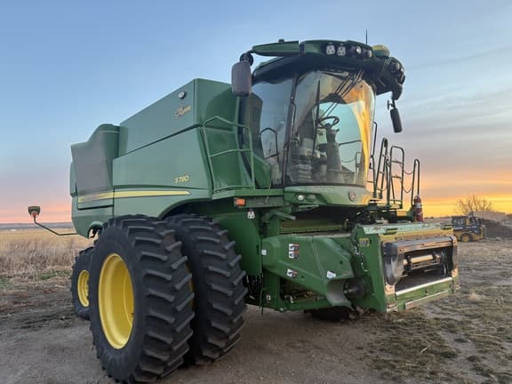 Image of John Deere S780 equipment image 2