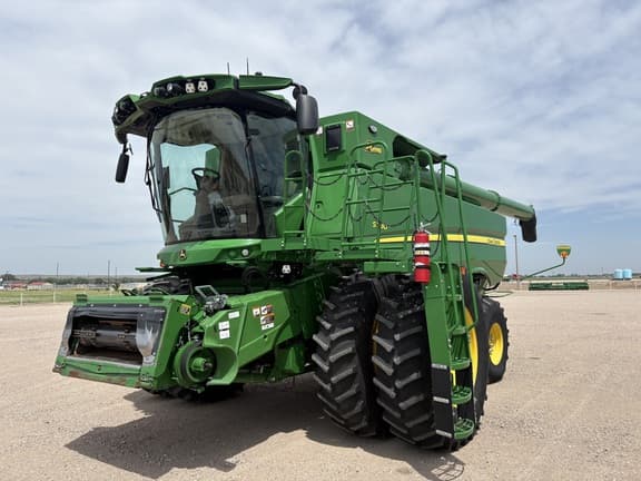 Image of John Deere S780 equipment image 2