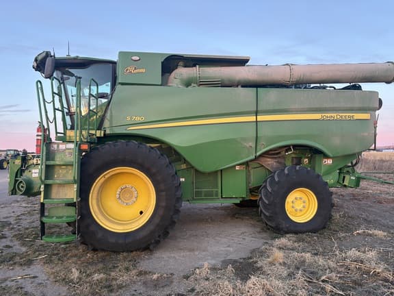 Image of John Deere S780 equipment image 4