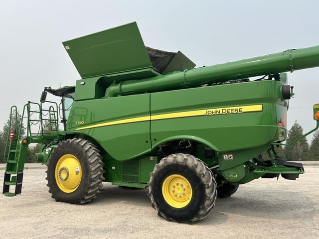 Image of John Deere S780 equipment image 4