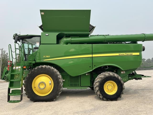 Image of John Deere S780 equipment image 2