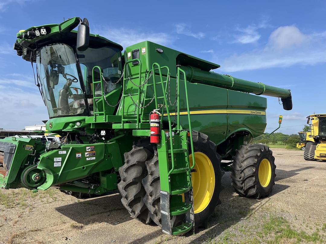 Image of John Deere S780 Primary image