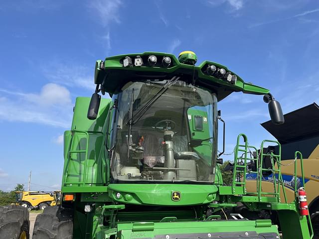 Image of John Deere S780 equipment image 4