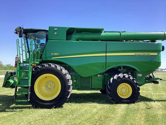Image of John Deere S780 equipment image 3
