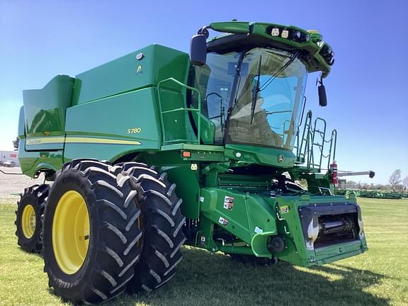 Image of John Deere S780 equipment image 1