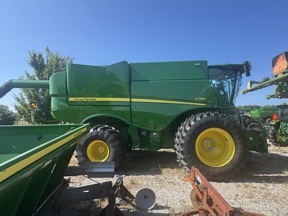 Image of John Deere S780 equipment image 1