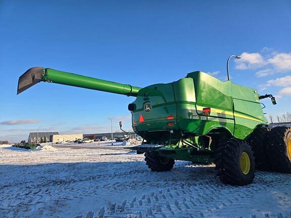 Image of John Deere S780 equipment image 1