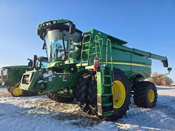 Main image John Deere S780