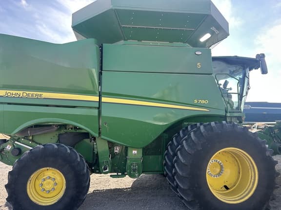 Image of John Deere S780 equipment image 3