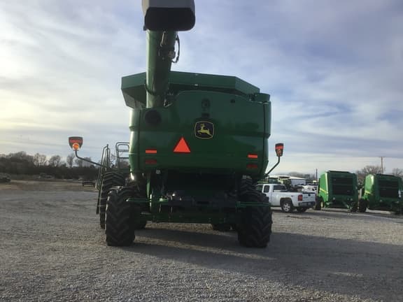 Image of John Deere S780 equipment image 4