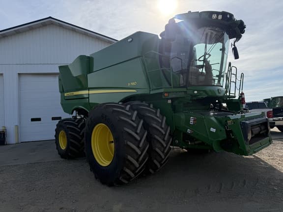 Image of John Deere S780 equipment image 1