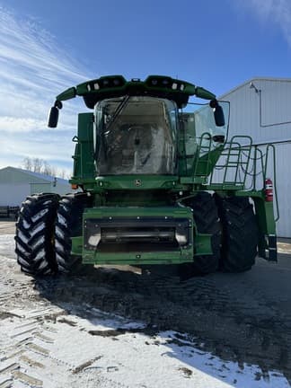 Image of John Deere S780 equipment image 1
