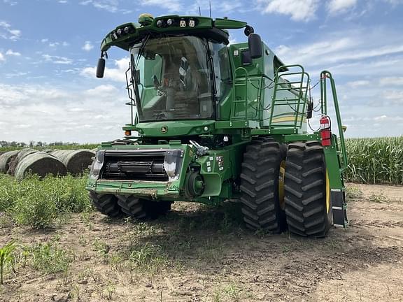 Image of John Deere S780 equipment image 1
