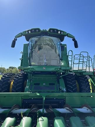 Image of John Deere S780 equipment image 1