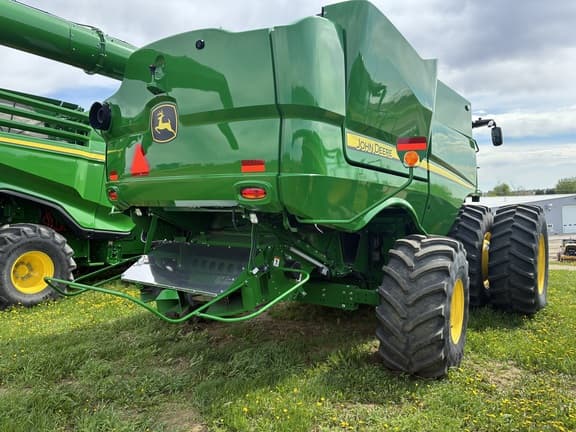 Image of John Deere S780 equipment image 4
