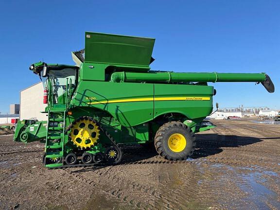 Image of John Deere S780 equipment image 1