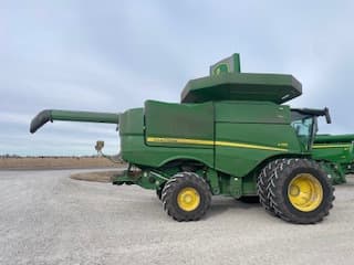 Image of John Deere S780 equipment image 1