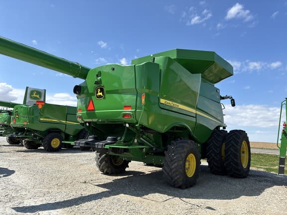 Image of John Deere S780 equipment image 3