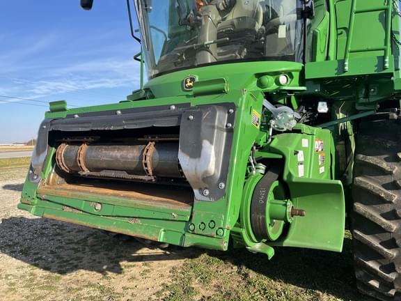 Image of John Deere S780 equipment image 2