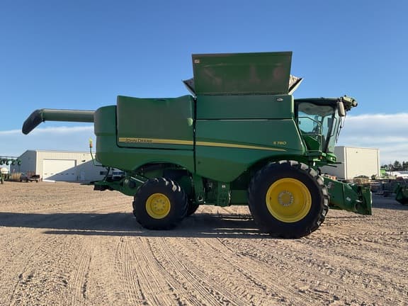 Image of John Deere S780 equipment image 2