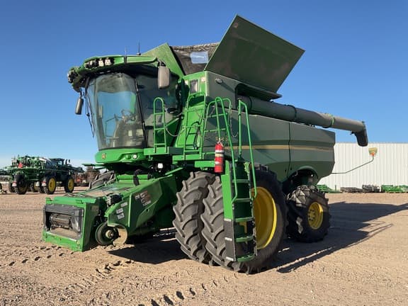 Image of John Deere S780 equipment image 1