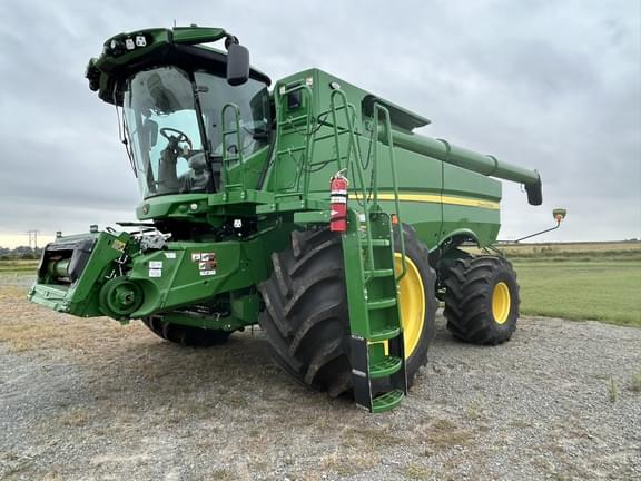 Image of John Deere S780 Primary image