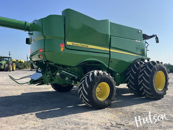 Image of John Deere S780 equipment image 1