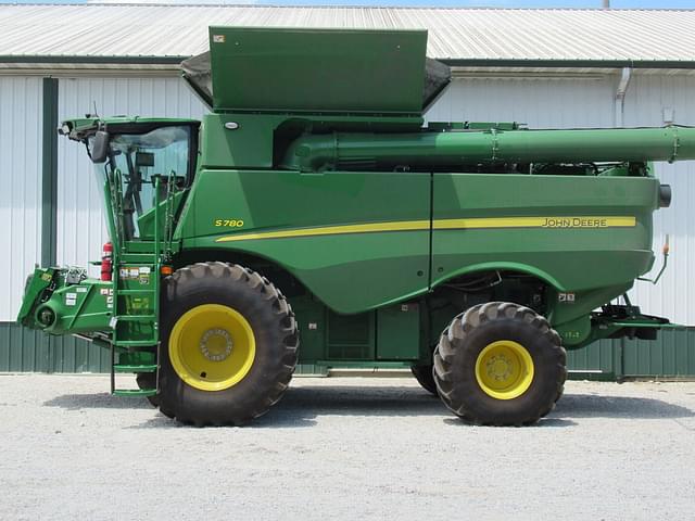 Image of John Deere S780 equipment image 1