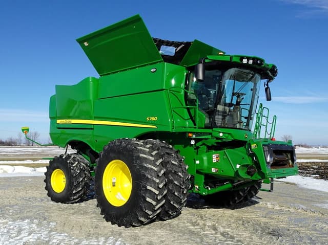 Image of John Deere S780 equipment image 1