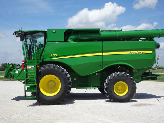 Image of John Deere S780 equipment image 2