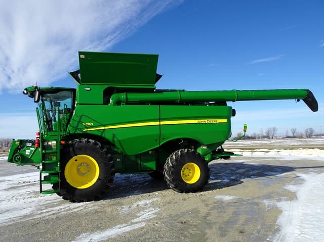 Image of John Deere S780 equipment image 2