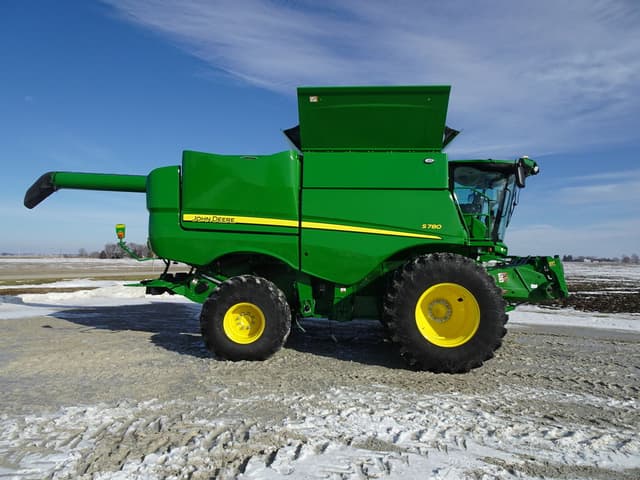 Image of John Deere S780 equipment image 3
